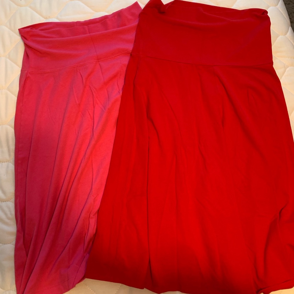 Flowy pink and red skirt